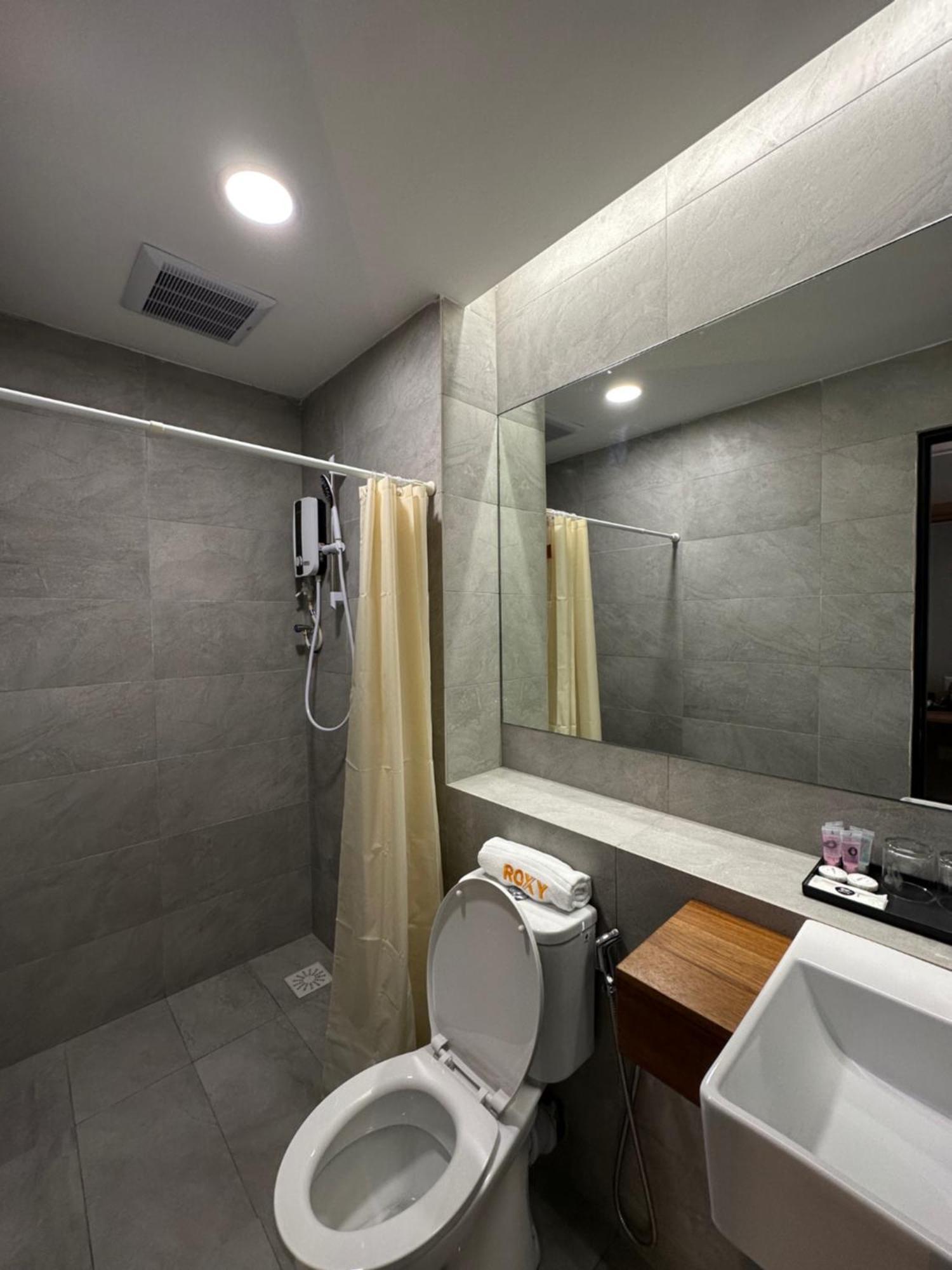 Roxy Hotel Aiman Kuching Exterior foto