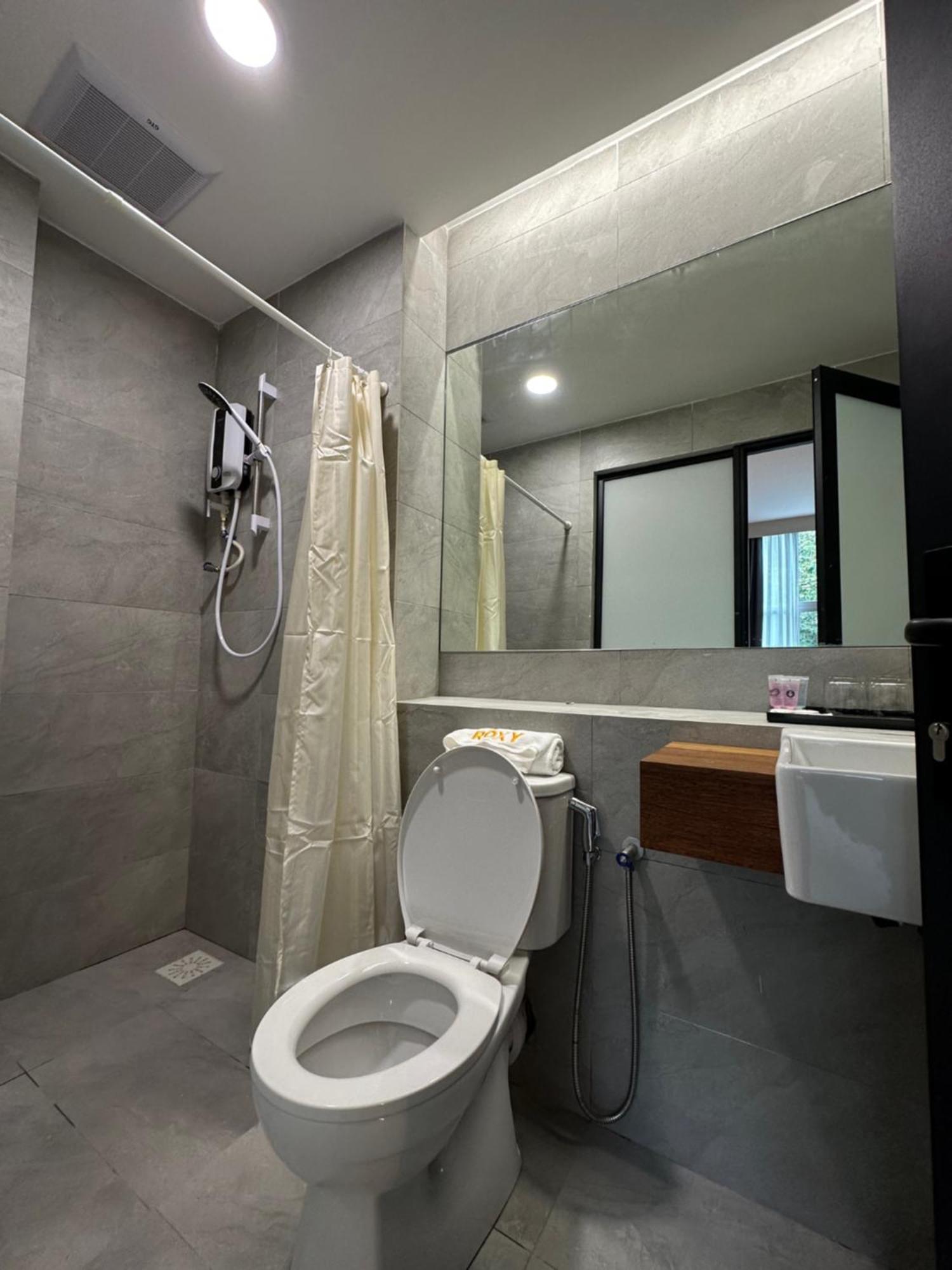 Roxy Hotel Aiman Kuching Exterior foto